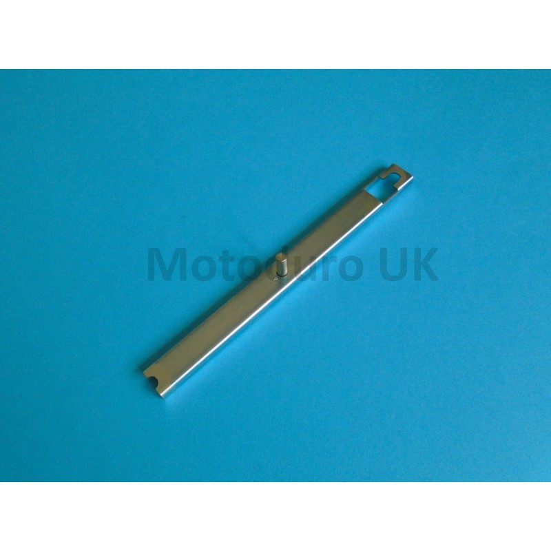 Air box lid stay bracket Yamaha IT175G/H 1980-81