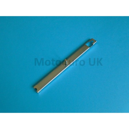 Air box lid stay bracket Yamaha IT175G/H 1980-81